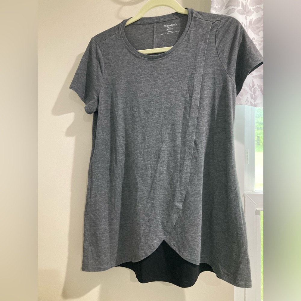 Motherhood Maternity Size S Tulip Nursing Shirt in gray/black. EUC